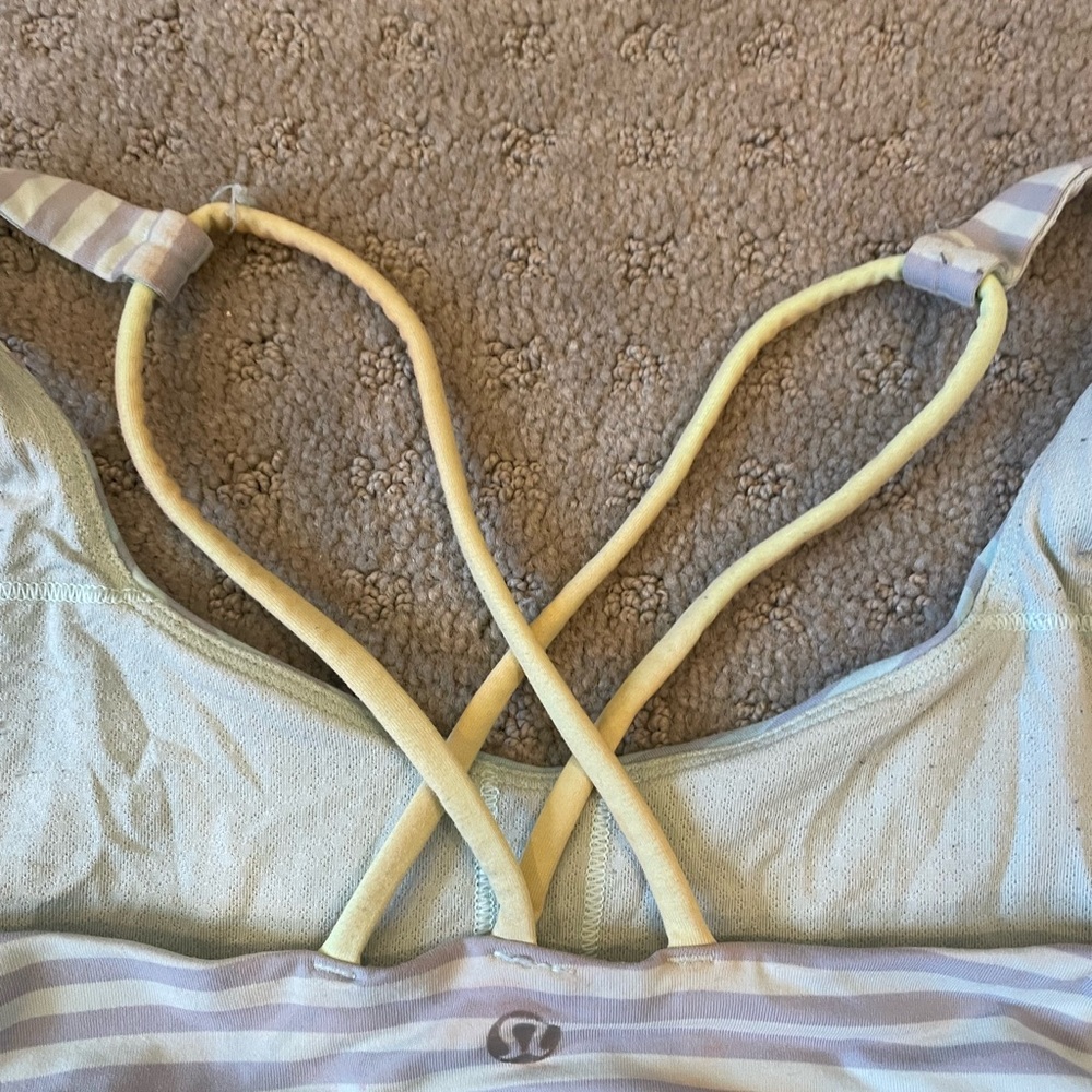 Lululemon bra - Picture 2 of 4